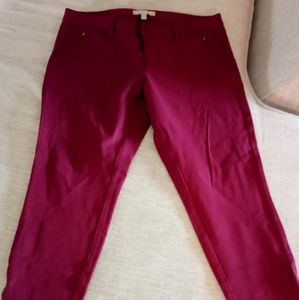 Banana republic "sloan" pant size 8p, burgundy color. Like new condition